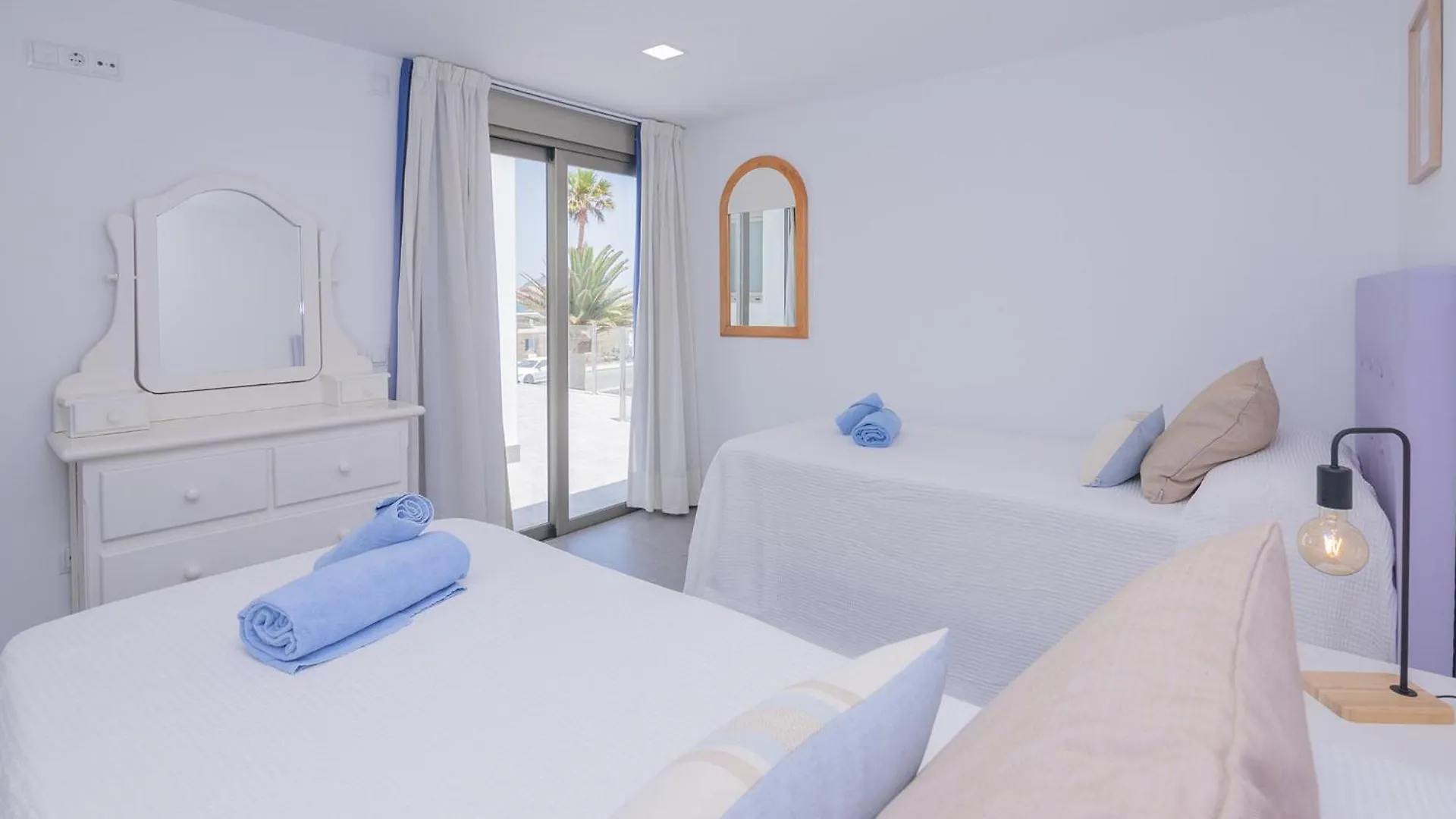 Apartment Holiday 2 Beachfront Corralejo By Holidays Home